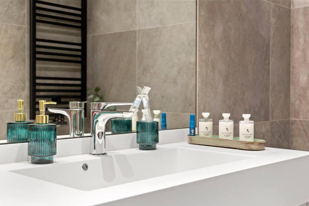 Floreasca Apartament On Business Centre ブカレスト エクステリア 写真