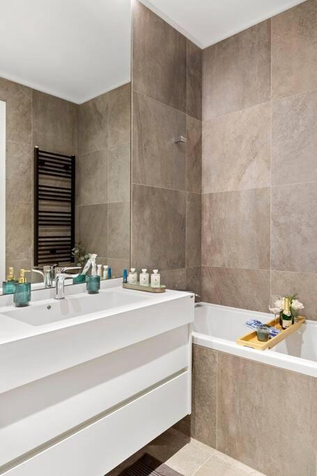 Floreasca Apartament On Business Centre ブカレスト エクステリア 写真